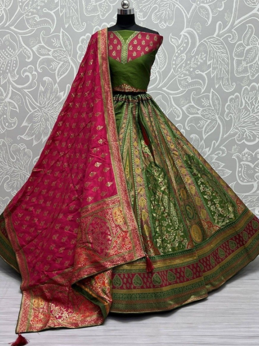 A Journey Through the Charm of Pink Lehenga and the Rich Heritage of Banarasi Lehenga