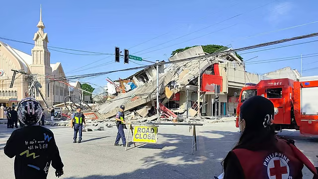 powerful-7-8-earthquake-hits-philippines-triggers-tsunami-alerts-across-asia