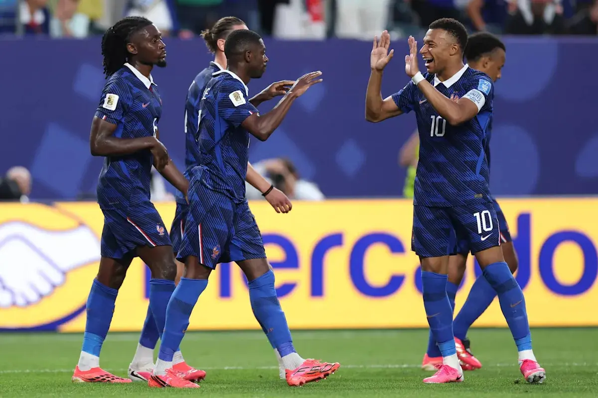 France Beats Iraq 3-0 to Advance