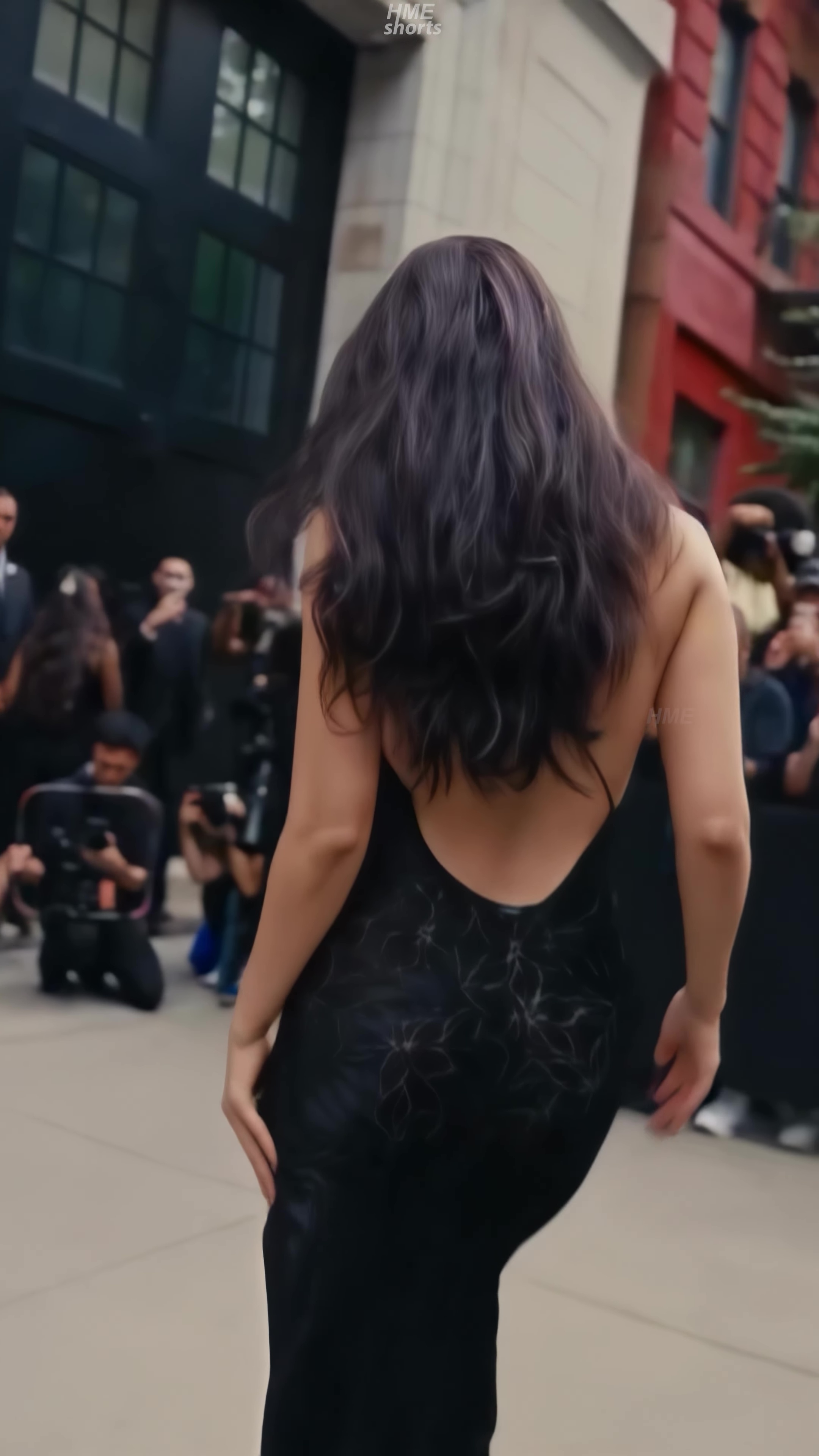 [Image: vlcsnap-2025-11-04-20h14m20s233.jpg]