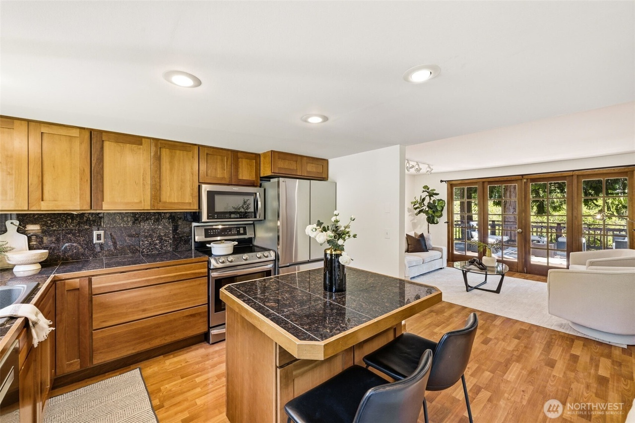 Premium granite countertops and cabinetry