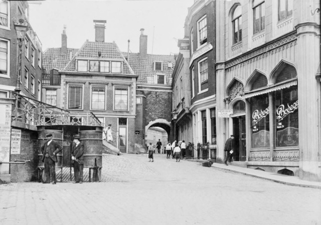 Stock's gate