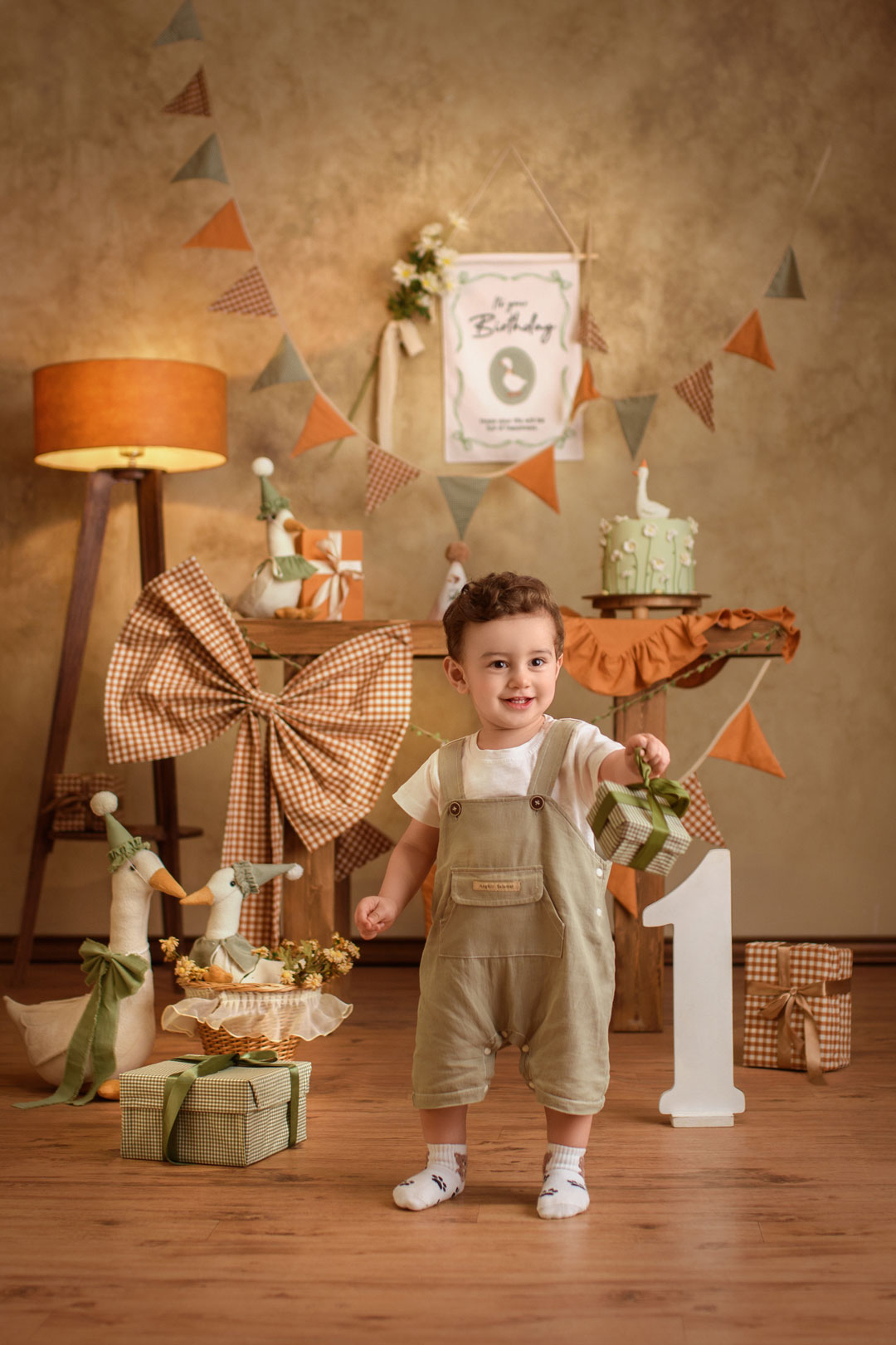 اتاق عکاسی کودک در آتلیه نویسا مشهد با چیدمان آرام و هنری