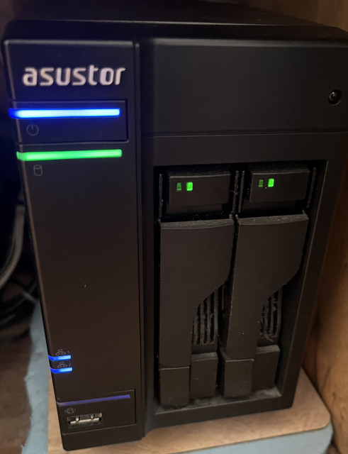 ASUSTOR
