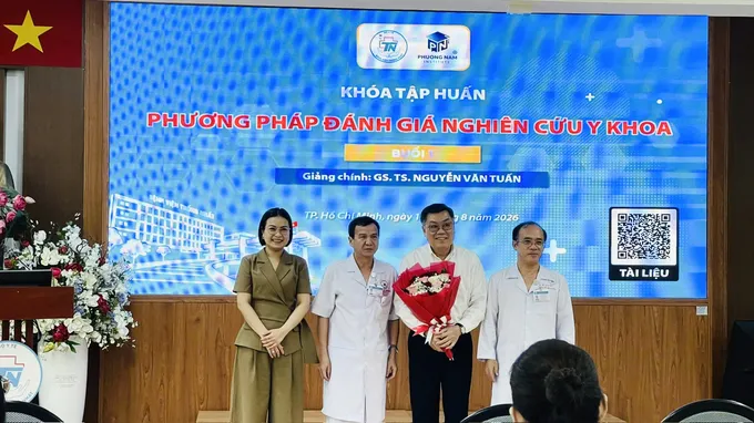 [SGGP] Khai giảng khóa tập huấn “Phương pháp đánh giá nghiên cứu y khoa” tại bệnh viện Thống Nhất