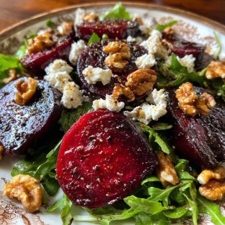 Roasted Beet and Goat Cheese Salad: A Colorful, Gourmet Side Delight!