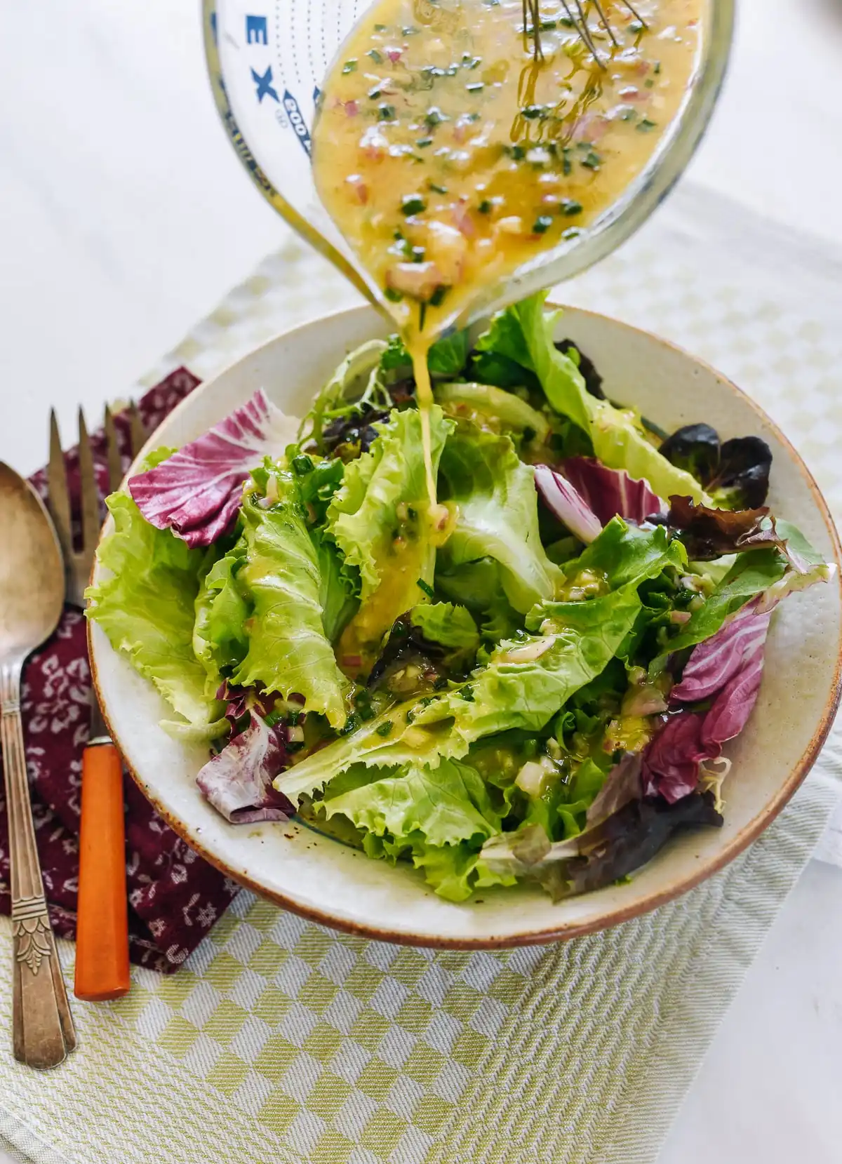 Shallot Vinaigrette Turns Simple Salads Into Restaurant‑Quality Meals