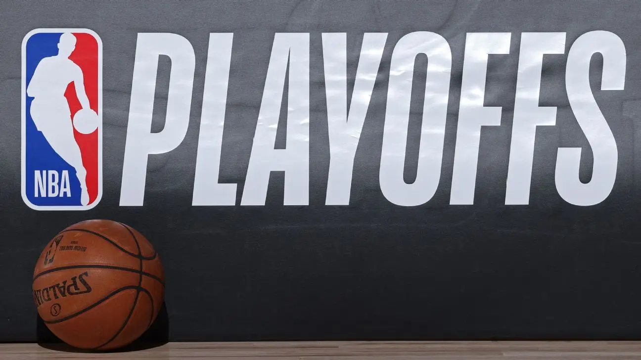 Referee Ben Taylor Injured During Warriors vs. Clippers
