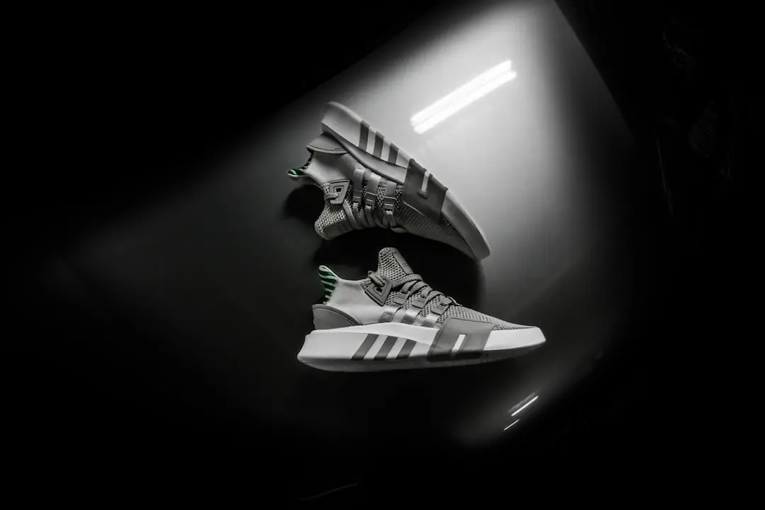 Adidas dezvăluie un sneaker de baschet tipărit în 3D