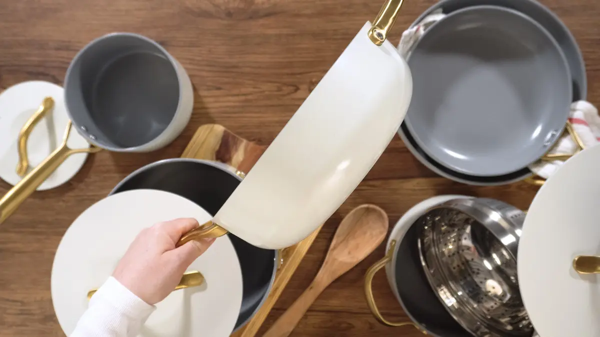 Inspirați o viață nouă în vechile vase cu un proiect simplu de bricolaj