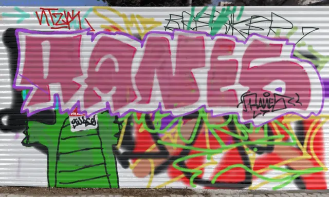 Graffiti artwork by senartolai