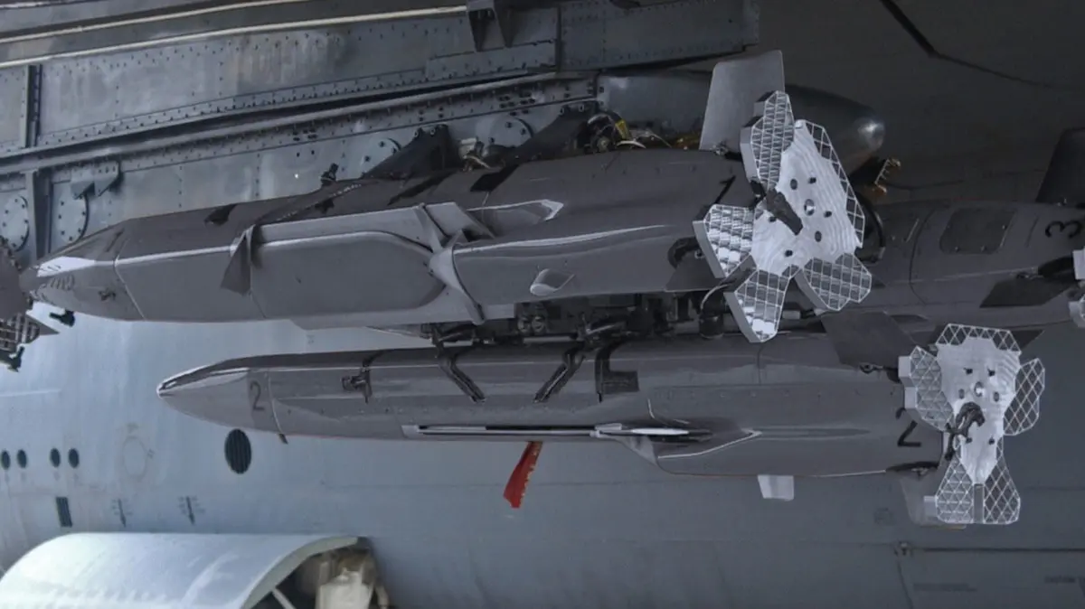 US Decoy System Fools Inamici Radars cu avioane de luptă false