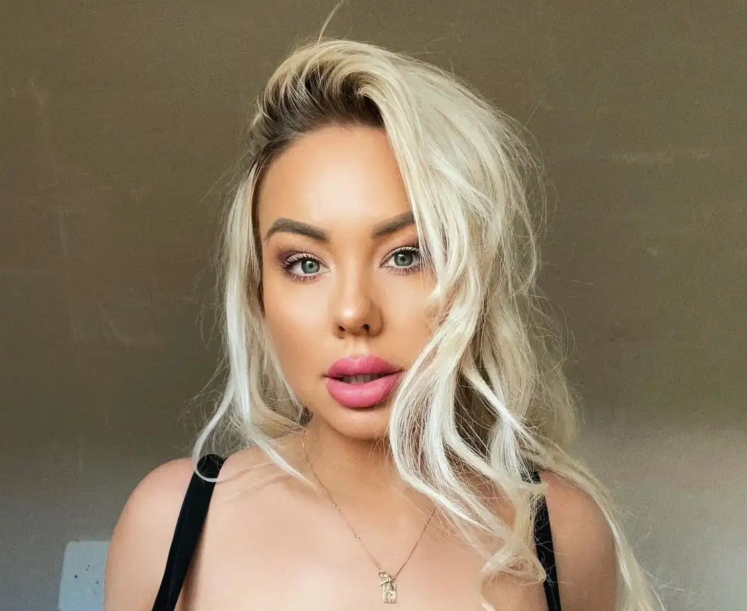 Amanda Breden Wallpapers Insta Fit Bio (17)