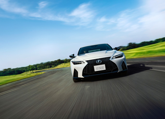 Lexus-IS-500-1