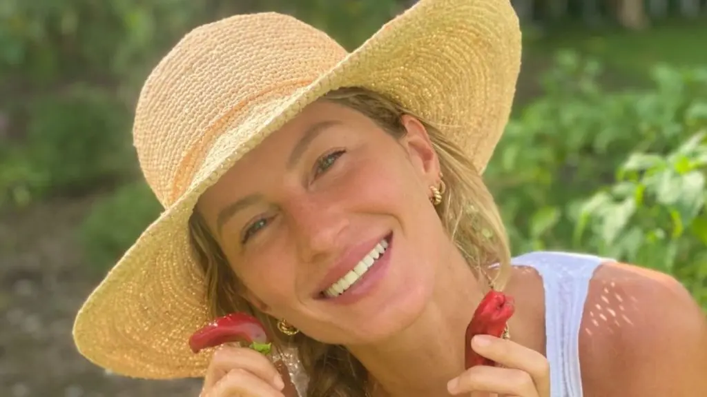 Rochia Gucci a lui Gisele Bundchen stârnește îngrijorarea cu o creștere ridicată