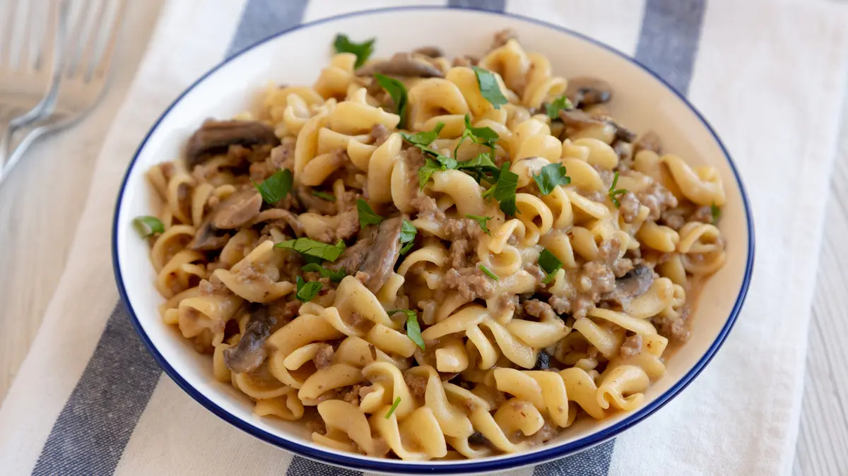 Quick and Easy Stroganoff-Inspired Meal for Busy Weeknights