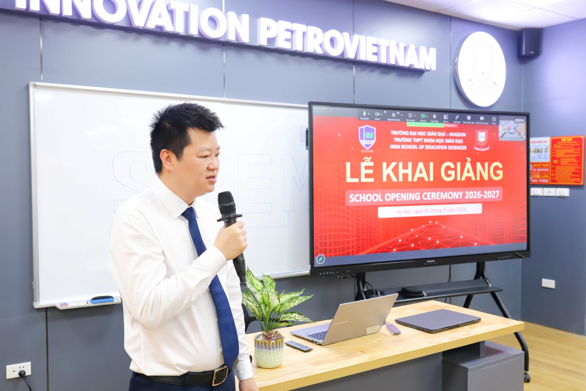Lễ khai giảng HES 5