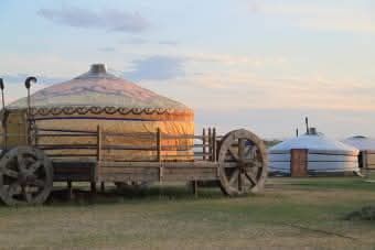 Yurt-with-wheels.jpg