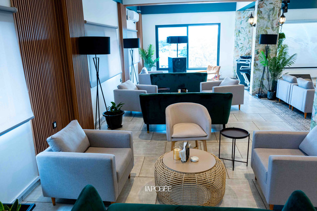 Lounge Bar