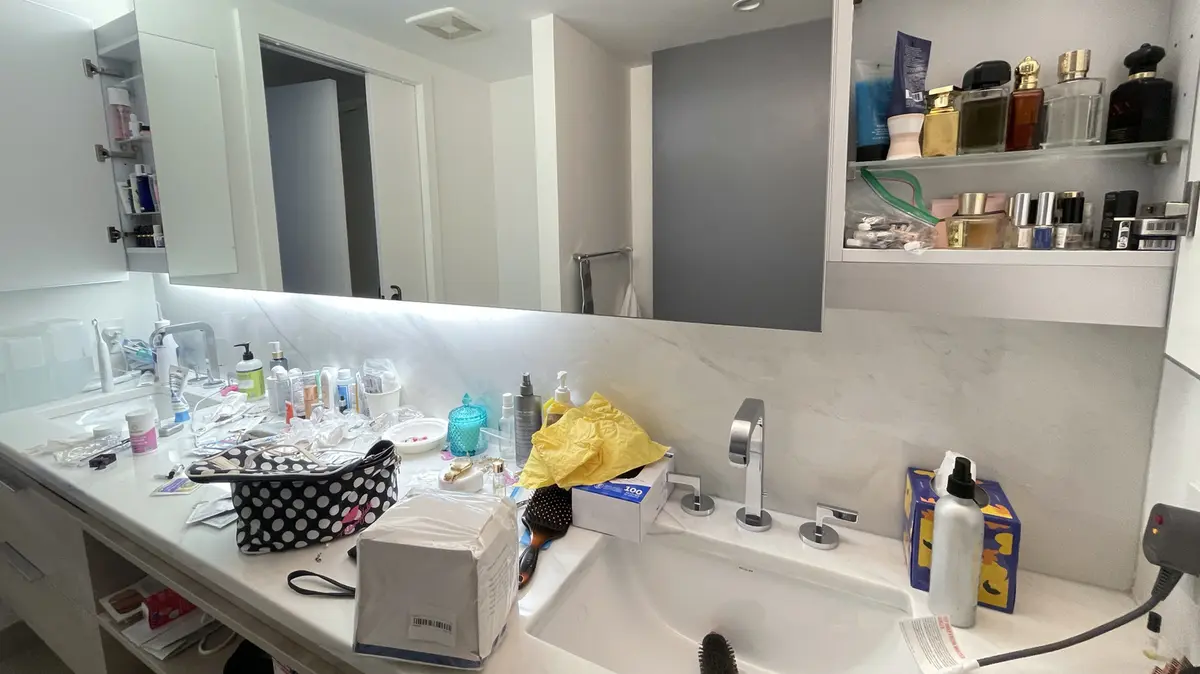 Soluția de stocare la prețuri accesibile pentru baie aglomerate