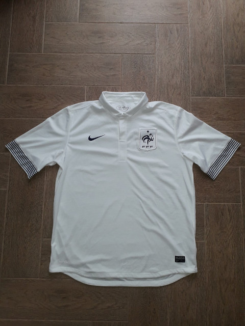 france-away.jpg