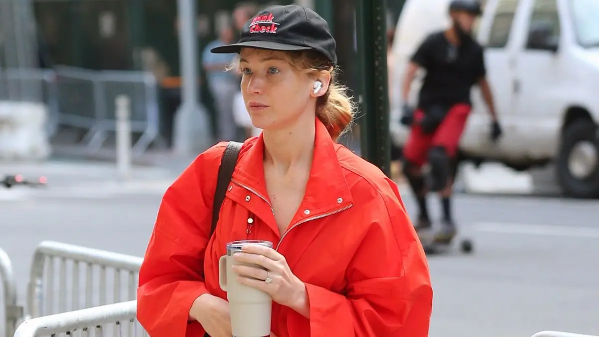 The Coolest Way to Wear Leggings That's Not with Sneakers or Flip-Flops