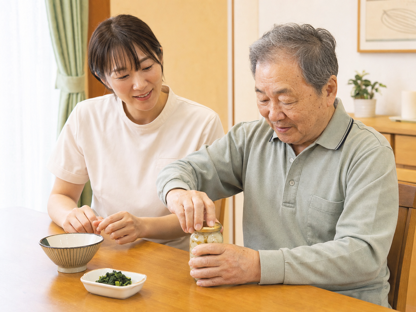 片手で容器を支えもう片方の手でふたを開ける両手動作