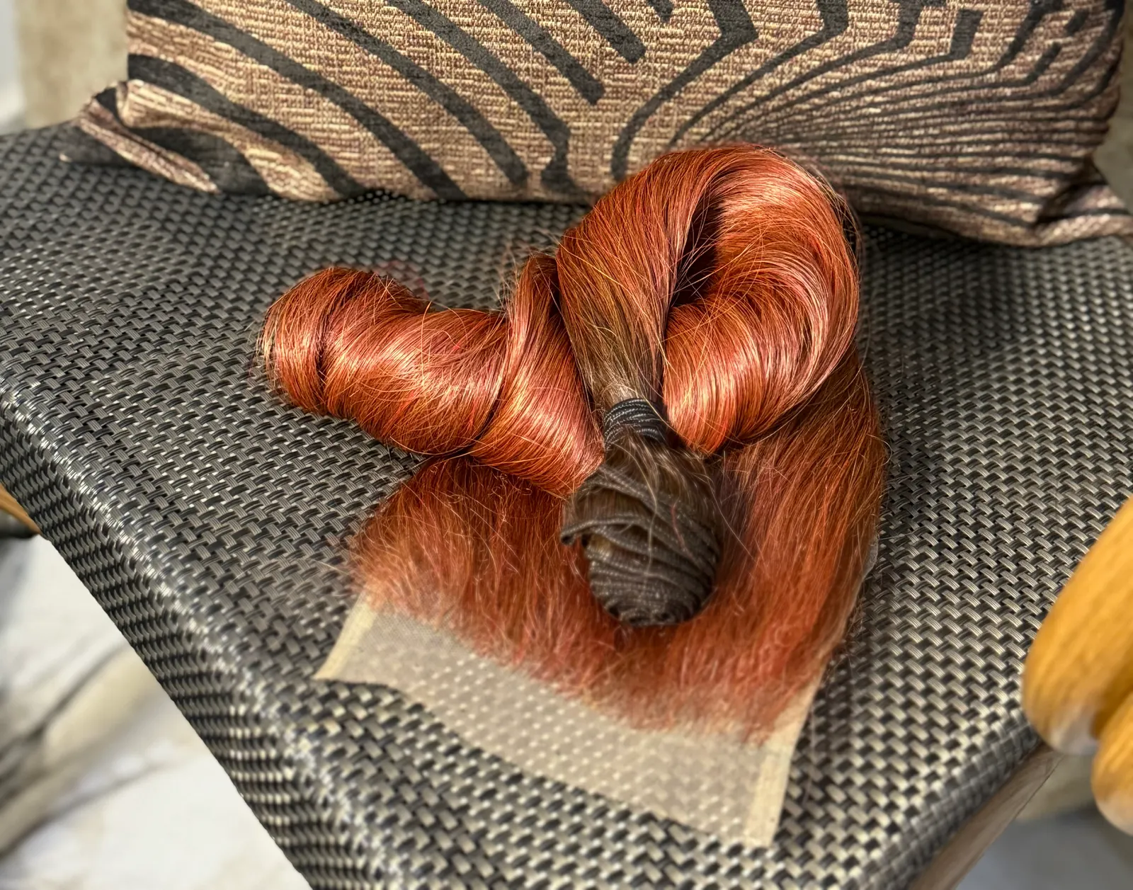 Cajun bounce closure
