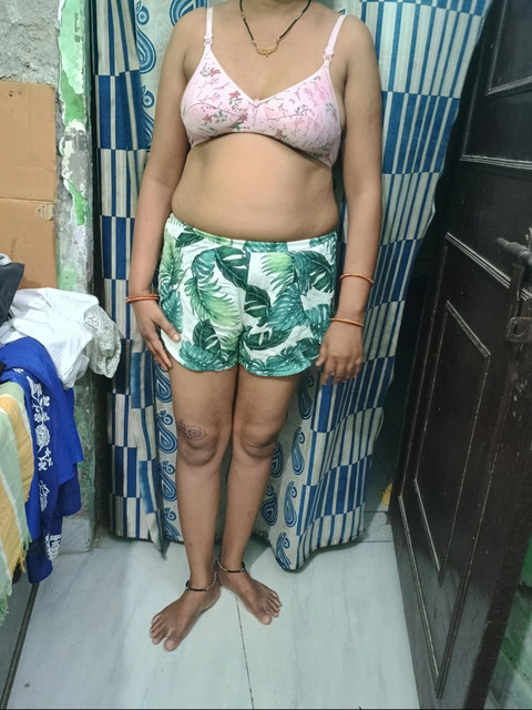 Wife Mom Aunty ki incest dunia with pics & Gifs