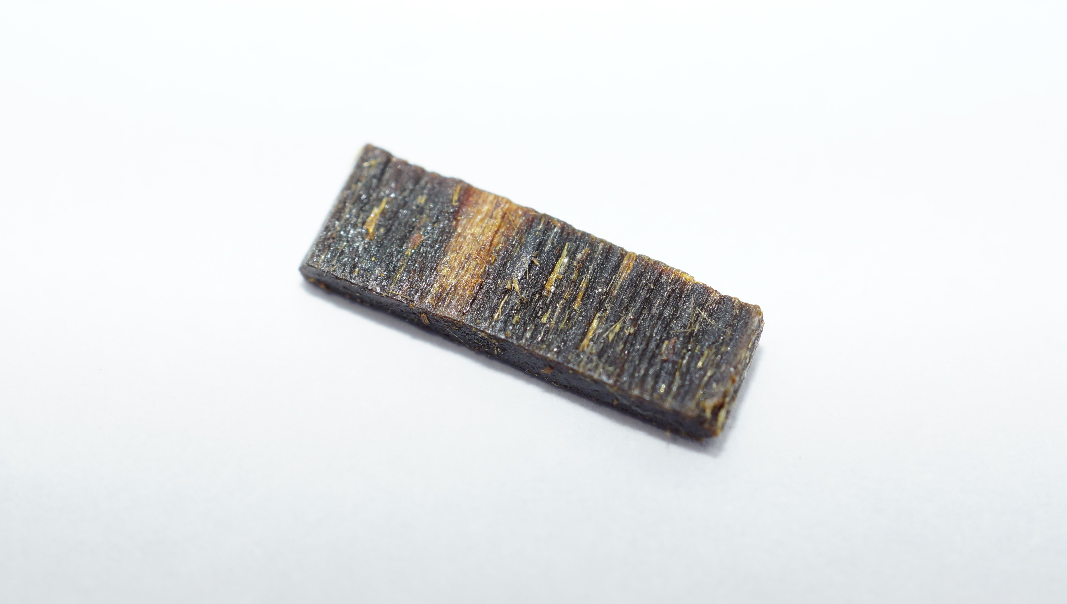 [Ouddict.com] Oud Wood