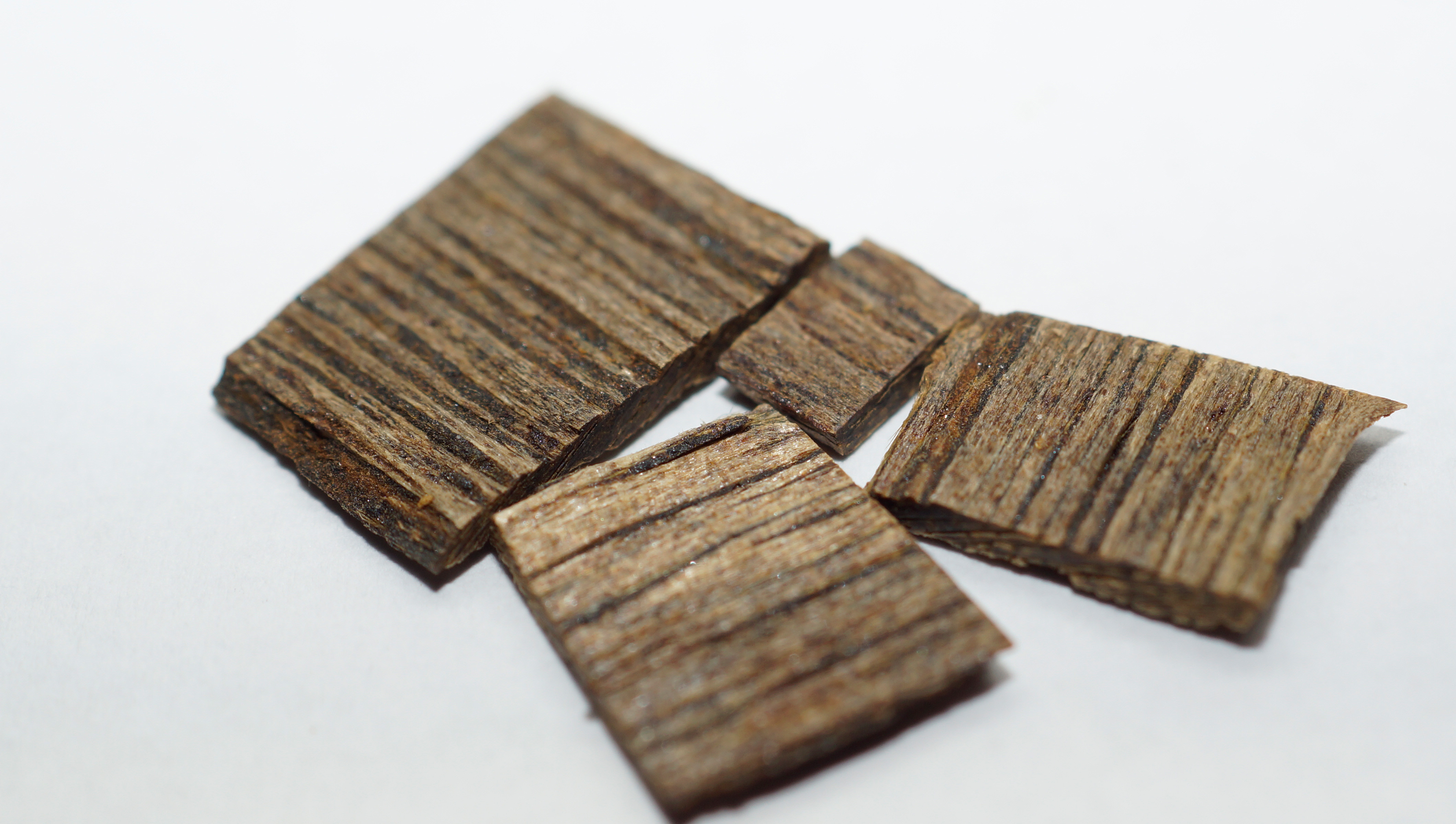 [Ouddict.com] Oud Wood