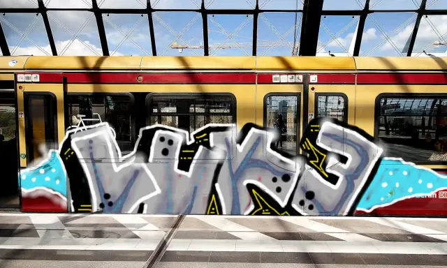 Graffiti artwork by enuf