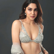 Sharvari-Wagh-20