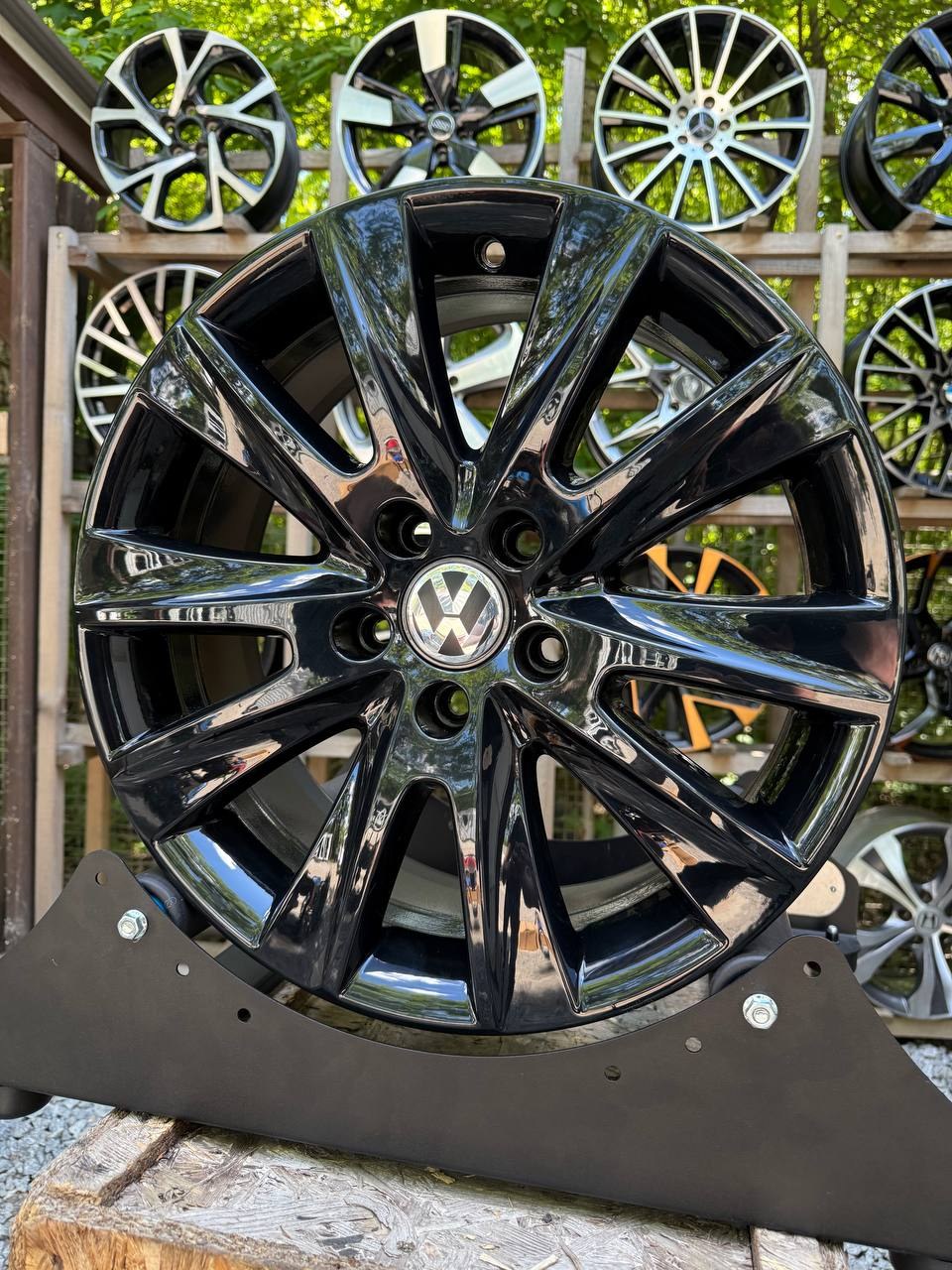 Диски Відновлені | O3043 Диски 17" 5*112 7J ET43 DIA 57.1 Black Gloss R17 5*112 — купити у Львові