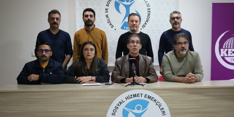 Sağlıkçılardan ‘il dışı görevlendirme’ protestosu