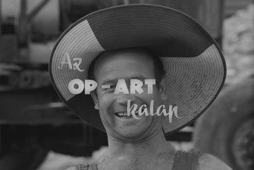 [Kép: Az-OP-ART-kalap.jpg]