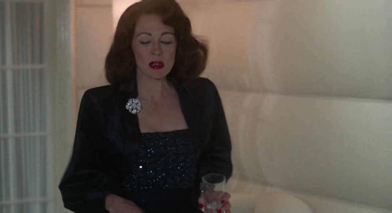 Mommie Dearest Screenshot