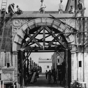 paramount gate construction