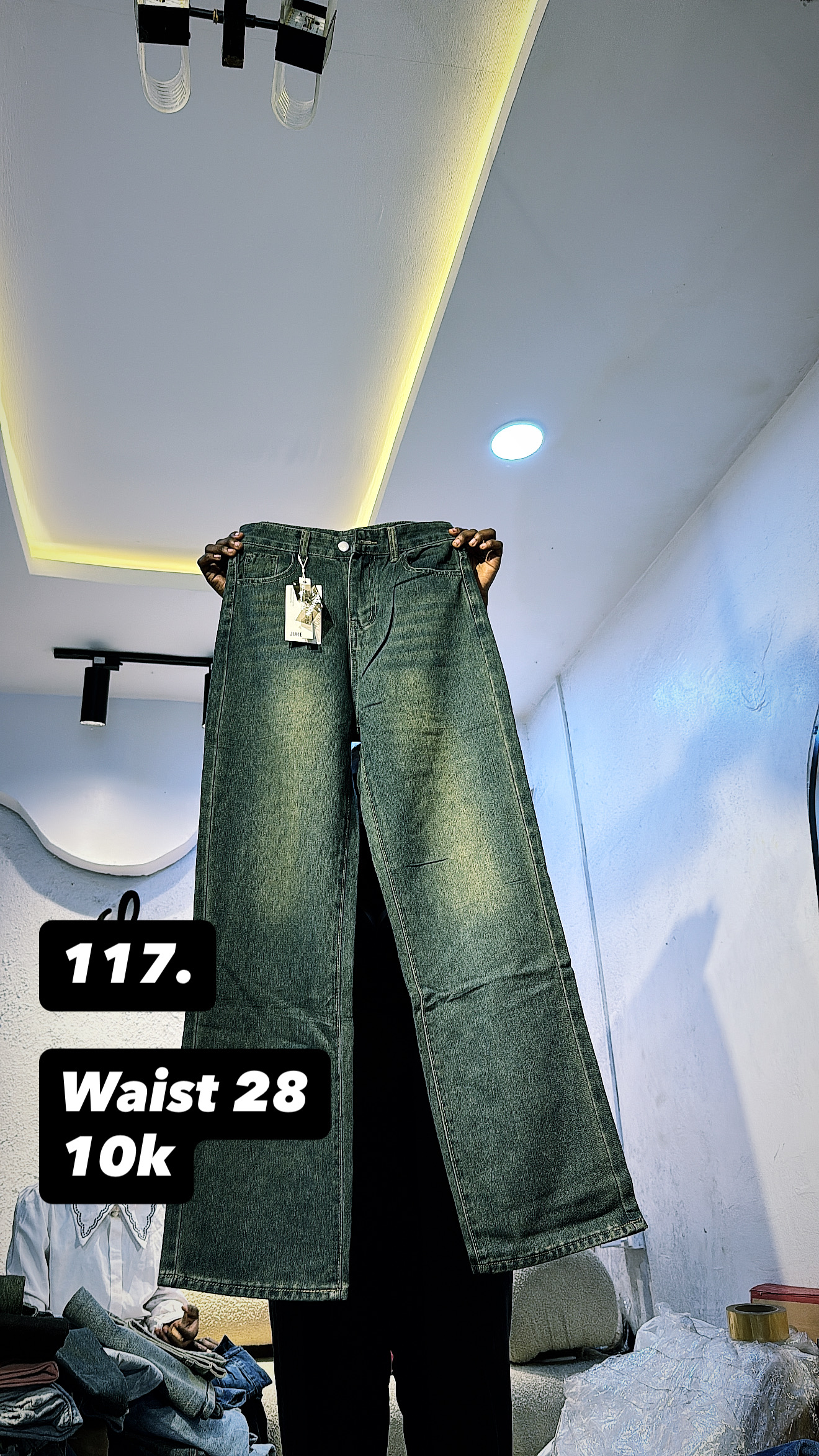 Waist 28