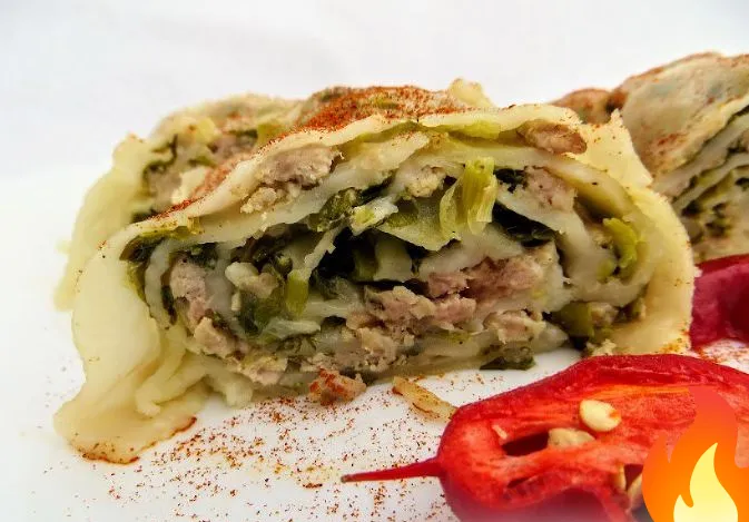 Постер Рулет с фаршем и зеленым луком (на пару)