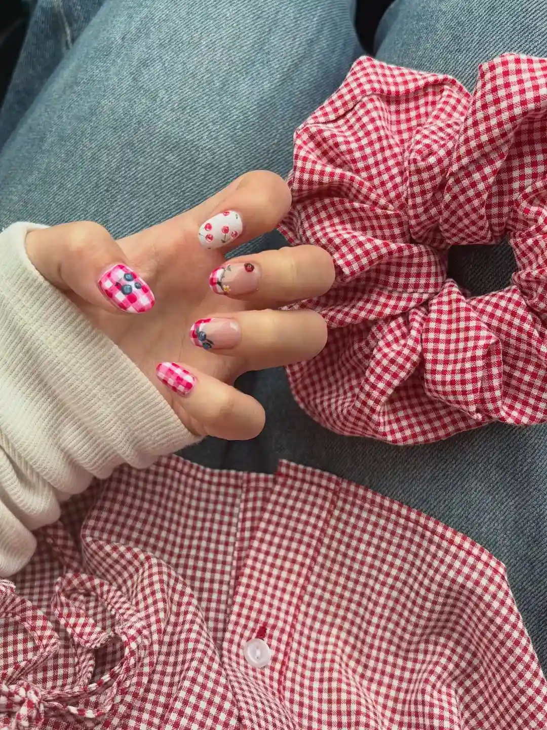 Gingham Takes Centre Stage on Summer Nails