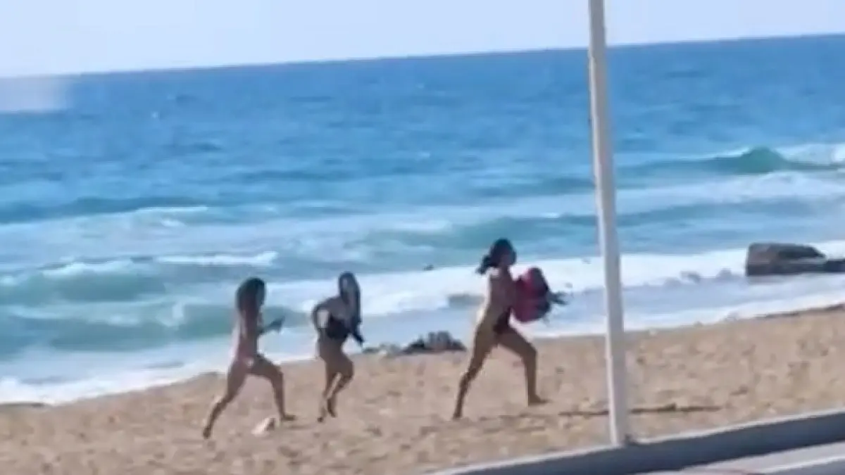 Beachgoers Flee Rocket Attacks in Northern Israel