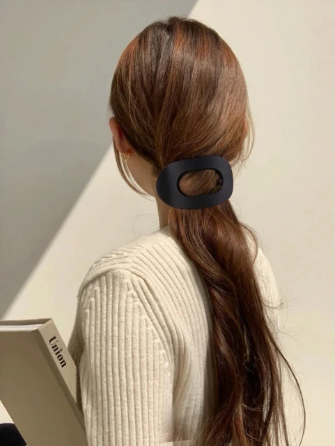 Flat hair clip style