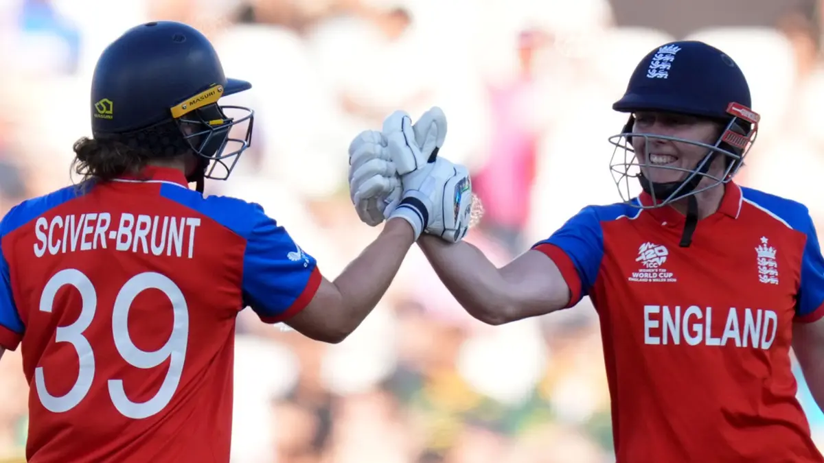 England Edge Closer to T20 Glory