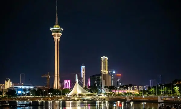 Macau’s Small Shops Struggle as Residents Flock to Mainland for Cheaper Goods
