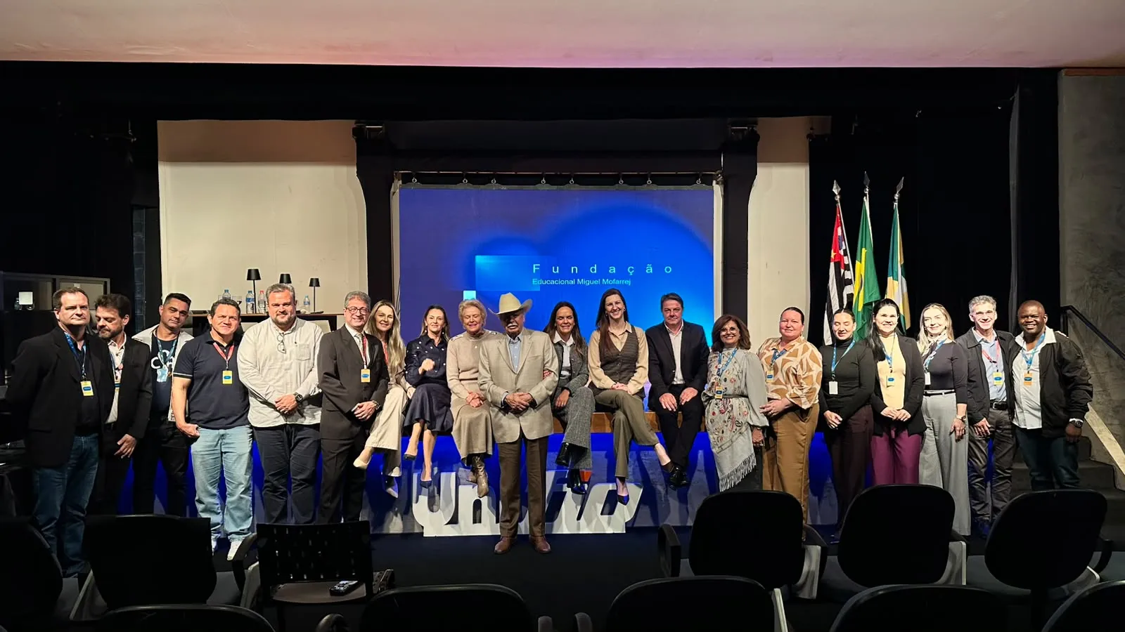 Roque E Beatriz Quagliato Com Gestores E Colaboradores Da Femm