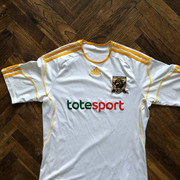 hull-10-away-damage1