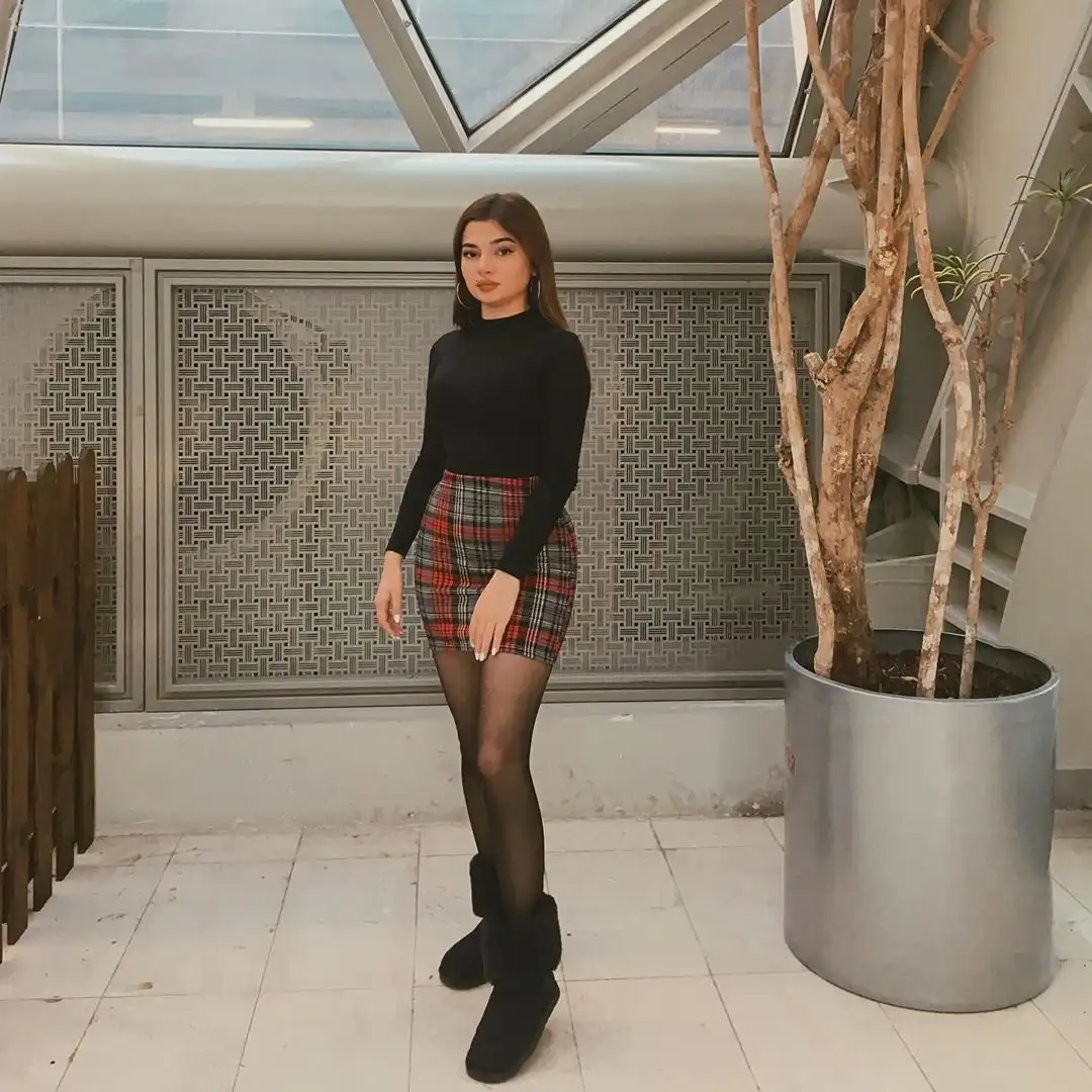 Ozlem Kaymakci Wallpapers Insta Fit Bio (11)