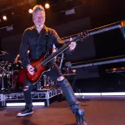 Evanescence-Deb-Pelser-1-19