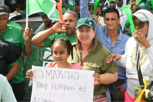 Diputada de la Fuerza del Pueblo, Llaniris Espinal, afirma que el país “se está quemando” ante el calor sofocante y llama a proteger los árboles urbanos e impulsar la arborización.   .